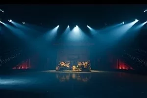 三月的风筝作品封面，天空中一只红色风筝